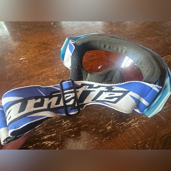 Ski/Snowboard Goggles - Picture 4 of 4